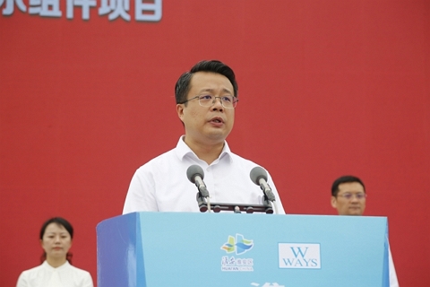 淮安云顶国际yd2333轻量化车载新型显示组件项目开工建设4.JPG